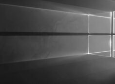 Что делать, если экран стал черно-белым Windows 10